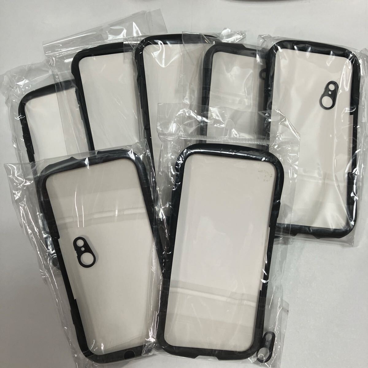 Y084 iPhone7/8/SEケース ラウンドフォルム 耐衝撃 背面カバー 背面クリア 耐衝撃ケース ブラック 未使用 ７個まとめ