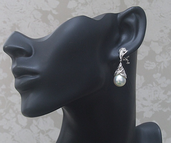 ◆ 在庫大処分！超得プライス！■ ” 南洋白蝶真珠 ” パールイヤリング ■ 11.5 mm Up ◆ K14WG ◆ ネジバネ式 / スイングタイプ ◆ 