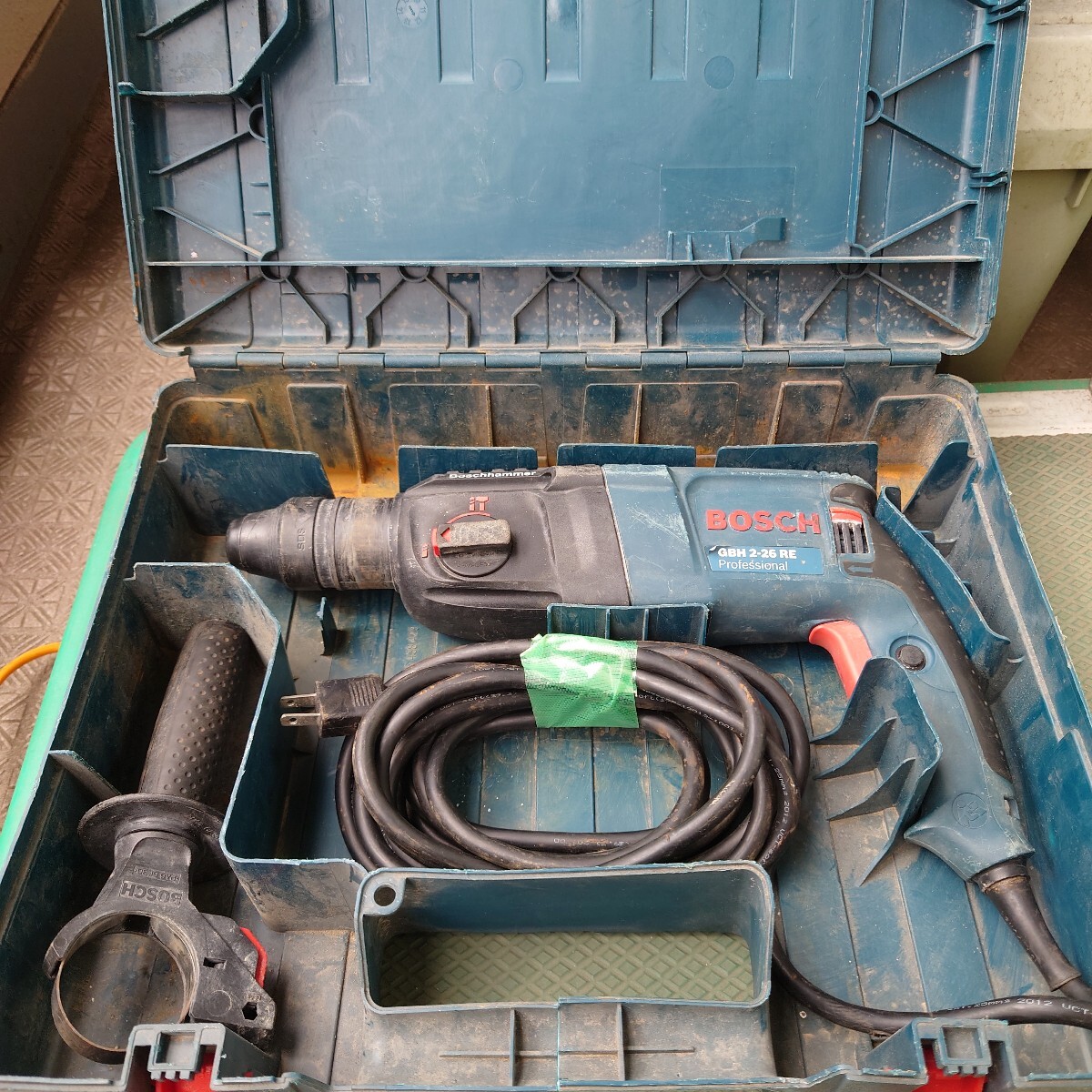 BOSCH GBH 2-26 RE 電動ハンマードリル　付属品付き　中古品