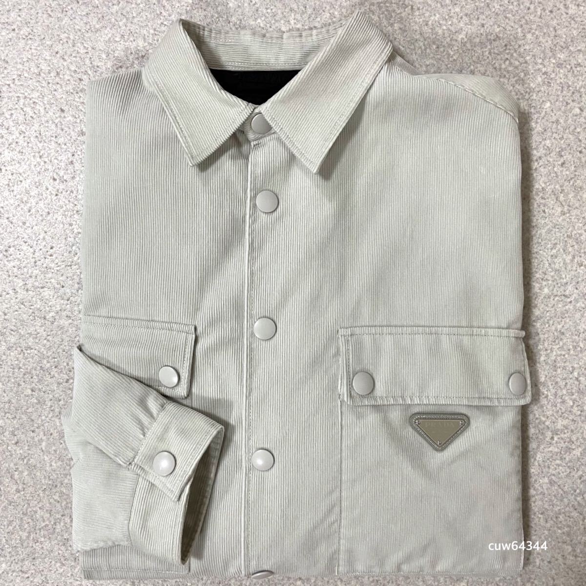 国内正規品 2023Aw～ PRADA プラダ 極美品 XS（～XL対応）コーデュロイ オーバーサイズ ロゴプレート シャツ ジャケット ライトグレー系