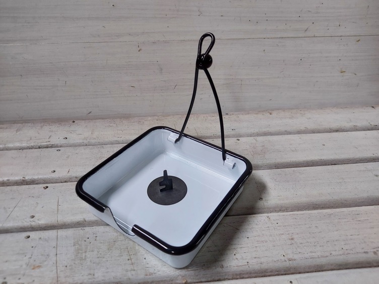 ☆処分特価　ＤＥＣＯＬＥ　蚊遣り　蚊取線香スタンド付き　ハンドル付きホーロー製　ホワイト◆