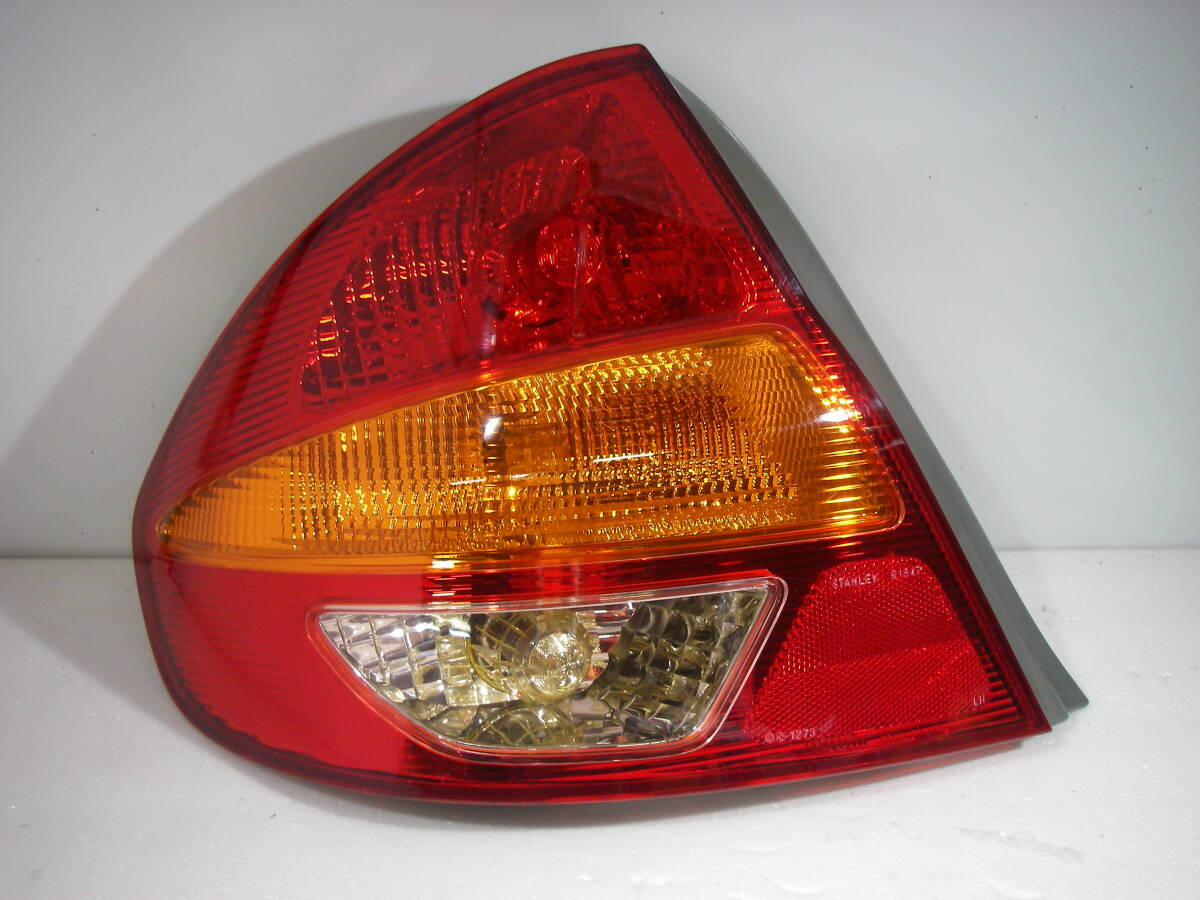 (417-100-P2) プリウス NHW10 中古純正左テールライト 47-2