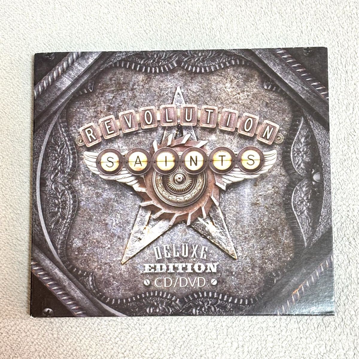 REVOLUTION SAINTS レヴォリューション・セインツ/CD+DVD/DELUXE EDITION メロディアス・ハード