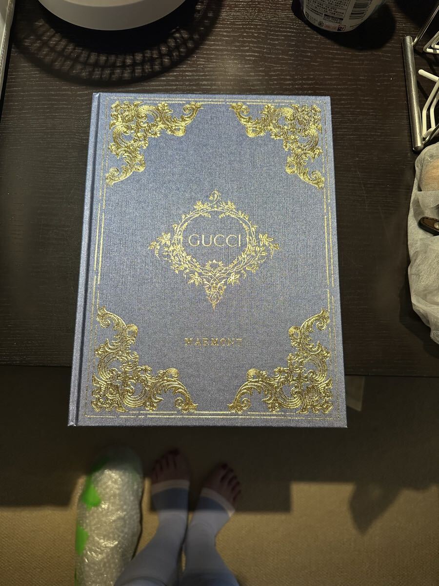 美品【GUCCI】カタログ GGシリーズ 絵画 果物 豪華　非売品 コレクション コレクター 本 ノベルティ ギフト 顧客