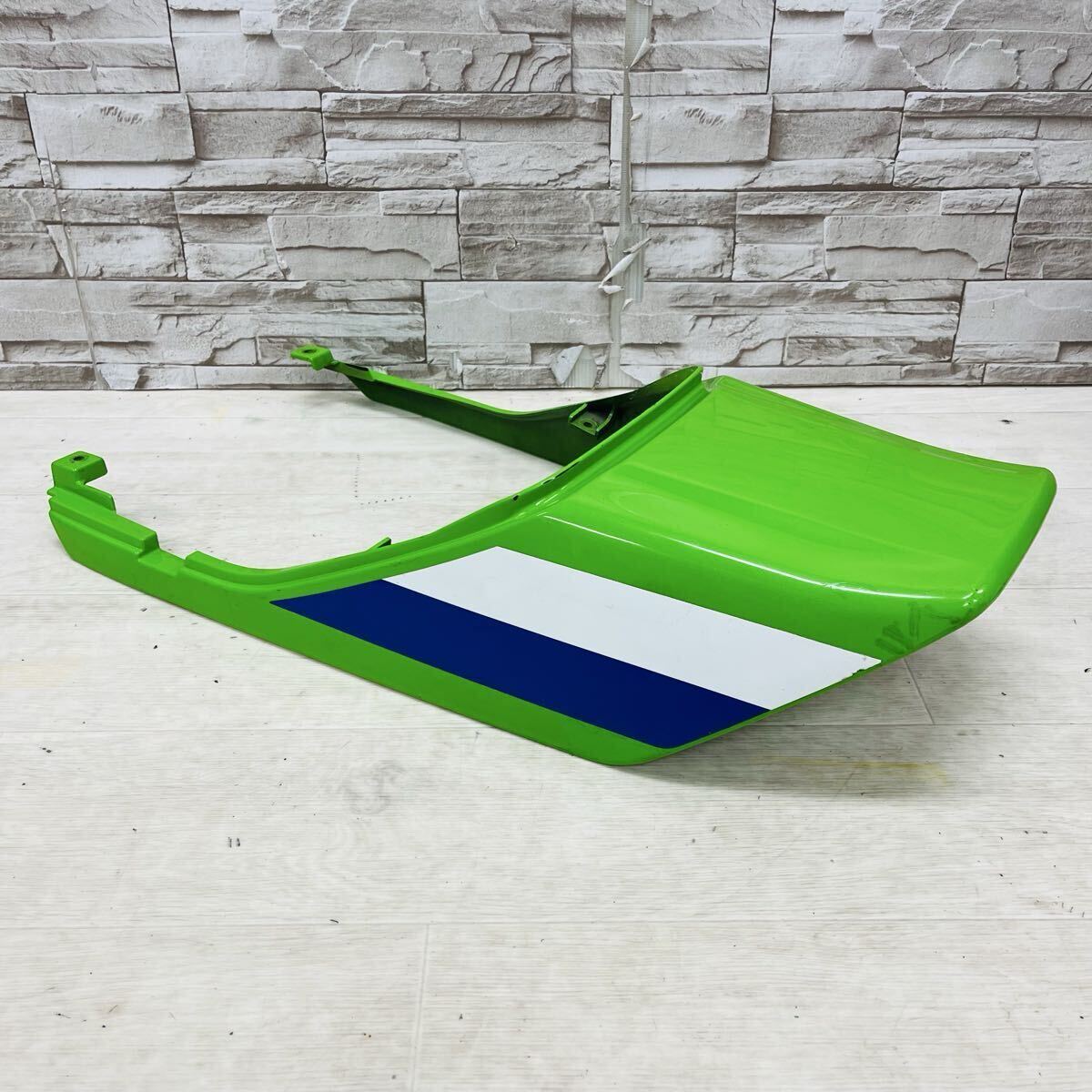 ☆希少☆ KAWASAKI カワサキ ZRX400 テールカウル ライムグリーン 純正色 ローソンカラー シートカウル リアテール 当時物 旧車 ZRX-Ⅱ