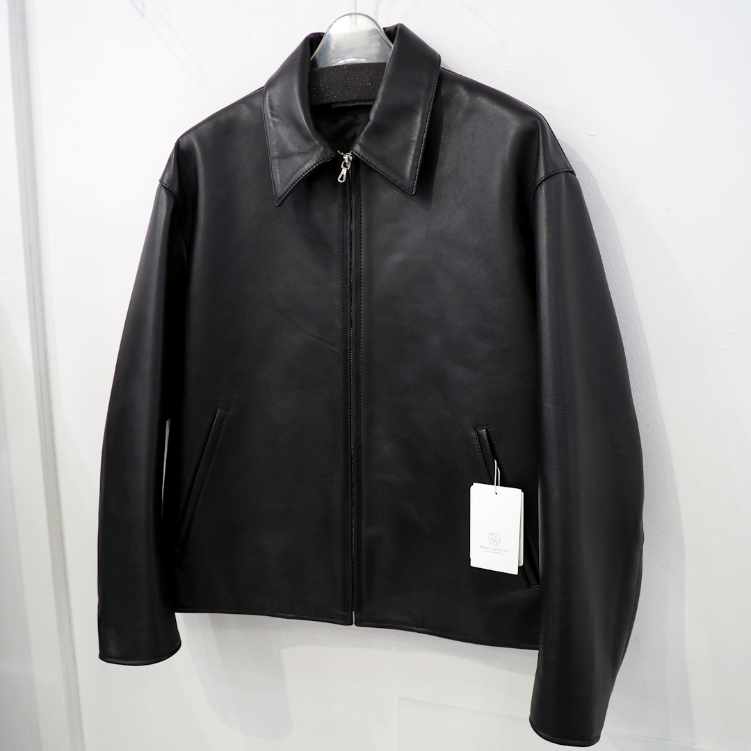 新品 ビューティーアンドユース 25aw シープ レザー 短丈 ジップ ブルゾン 黒 ブラック メンズ S 本革 ジャケット シンプル 衿 襟あり 羊革
