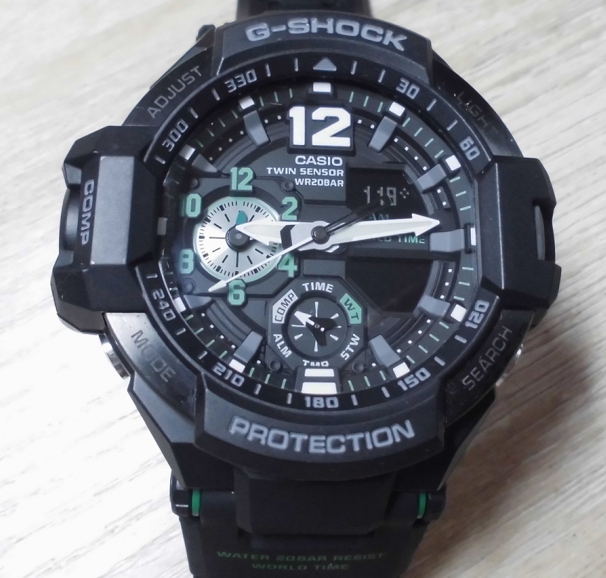 極美品！送料３９０円～カシオ ジーショック GA-1100-1A3JF 方位 温度計測可 グリーン緑 グラビティマスター G-SHOCK レターパックプラスOK