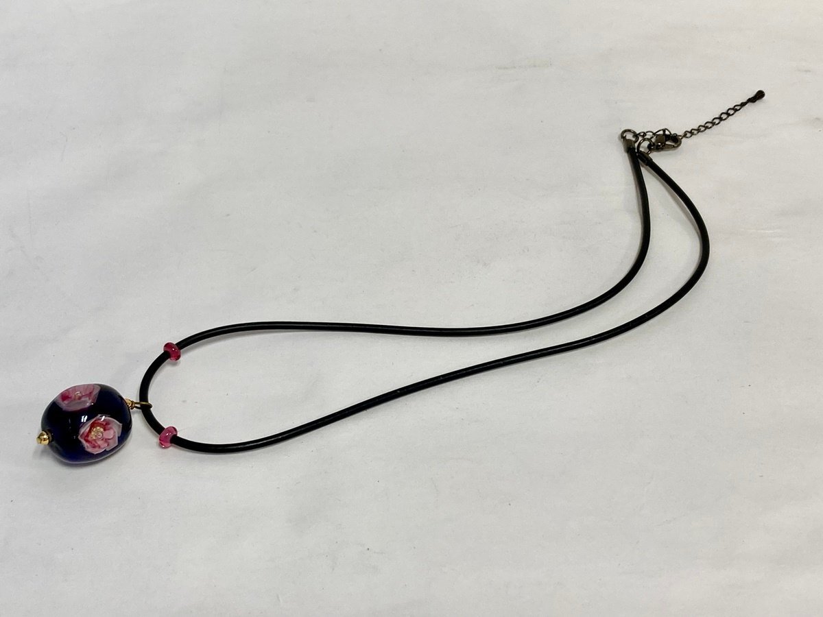 とんぼ玉ネックレス　硝子　ガラス　アクセサリー　ペンダント　フラワー　