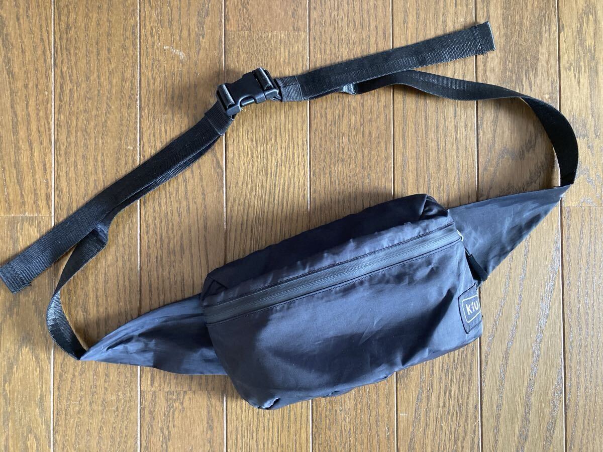 KiU キウ WATERPROOF BODY BAG MINI ウォータープルーフ ボディバッグミニ 男女兼用 ブラック ボディバッグ ウエストバッグ ウエストポーチ