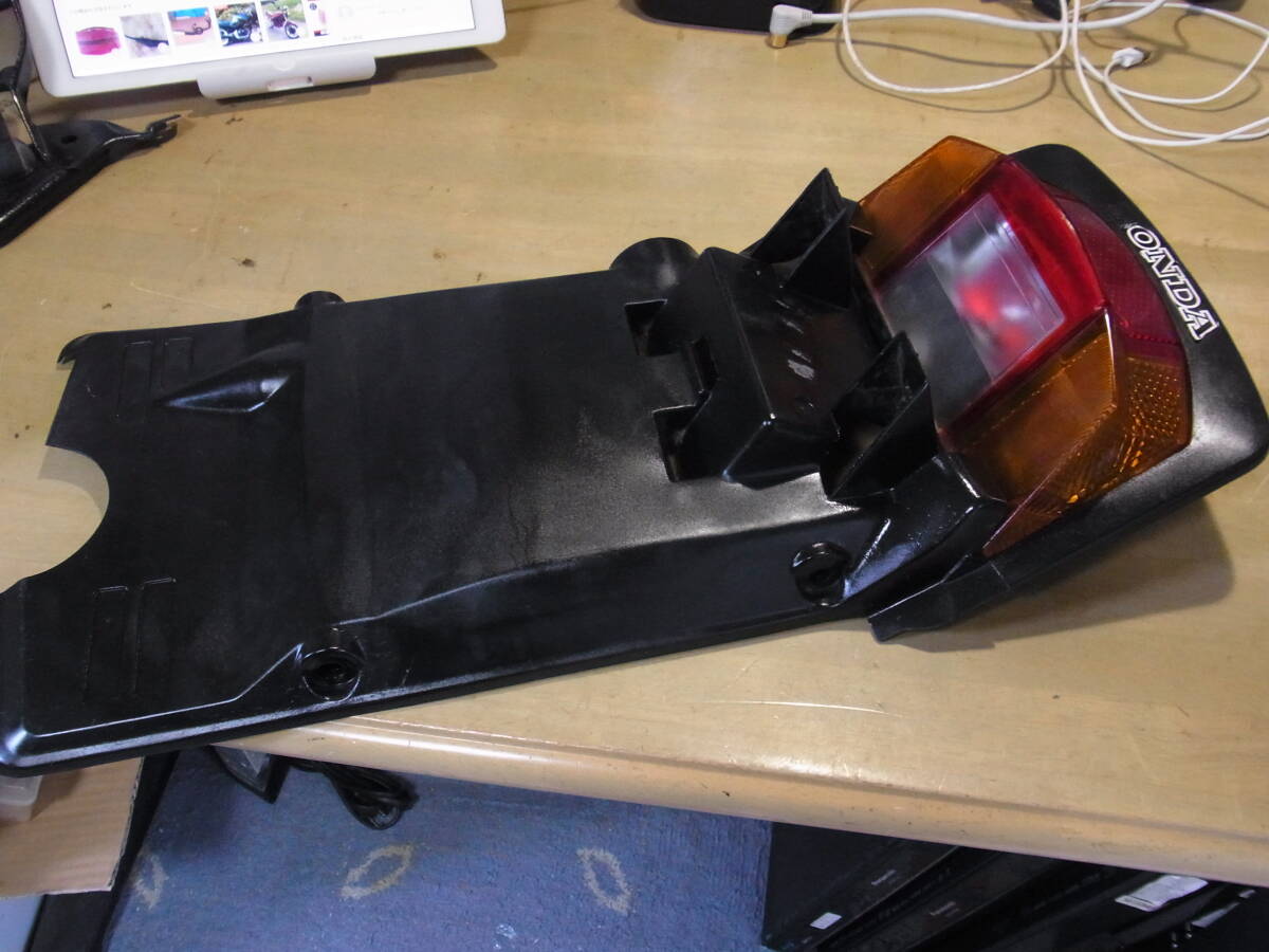 ★希少★ホンダロードフォックス　TB10 純正リアカバー　テール/ウインカーランプユニット付　取り外し品No1★
