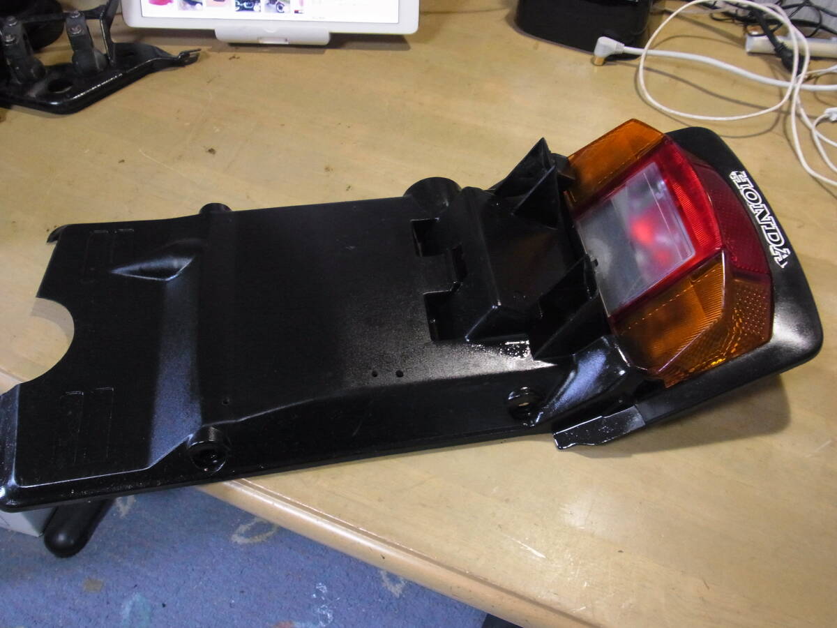 ★希少★ホンダロードフォックス　TB10 純正リアカバー　テール/ウインカーランプユニット付　取り外し品No2★