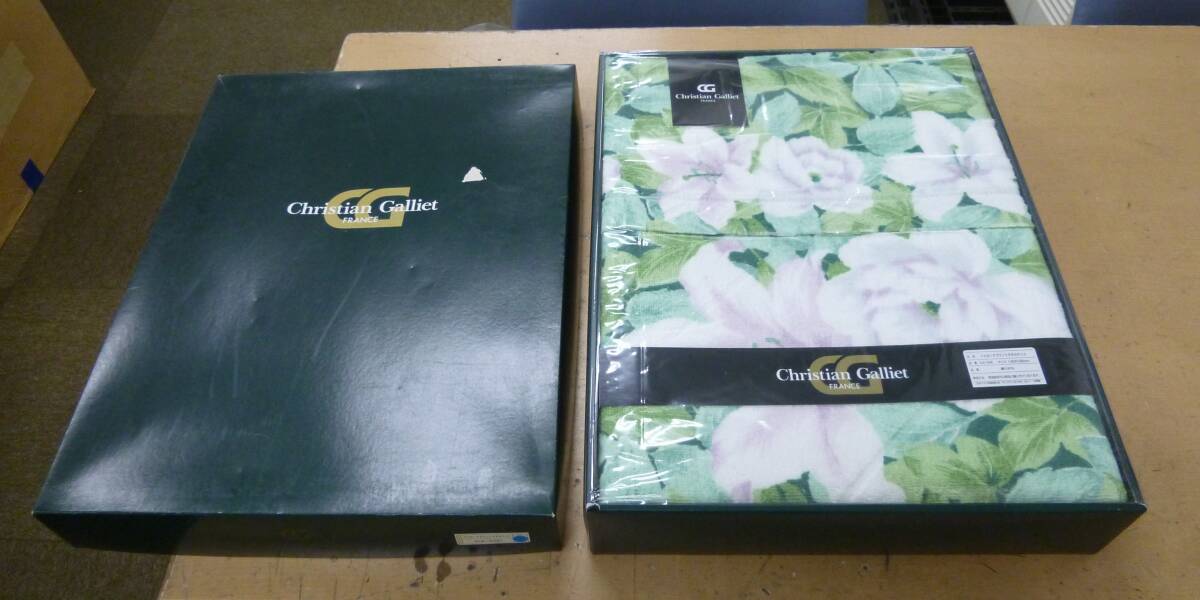 未使用 christian Galliet ジャカードプリントタオルケット [Z-6] 送料無料(北海道・沖縄・離島・佐川急便中継料金がかかる地域は除く)