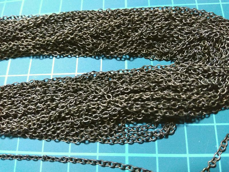 手芸用品け76■アンティーク調細いあずきチェーン約21ｍ■黒っぽい金古美＊ネックレスアクセサリーパーツハンドメイド