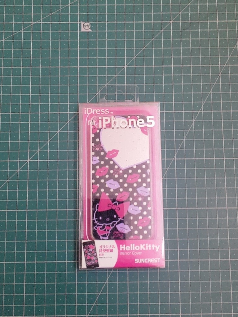 ハローキティ ミラーカバー iDress for iPhone5 リップ / iP5-KT10