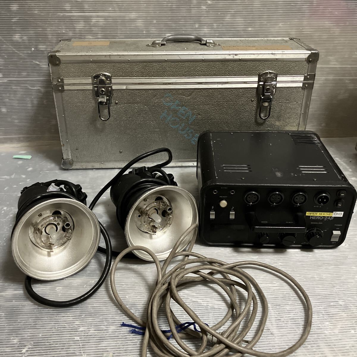  O261 photona HERO-24β ヘッド 2灯 セット フラッシュ ジェネレーター ストロボ ハードケース付き 