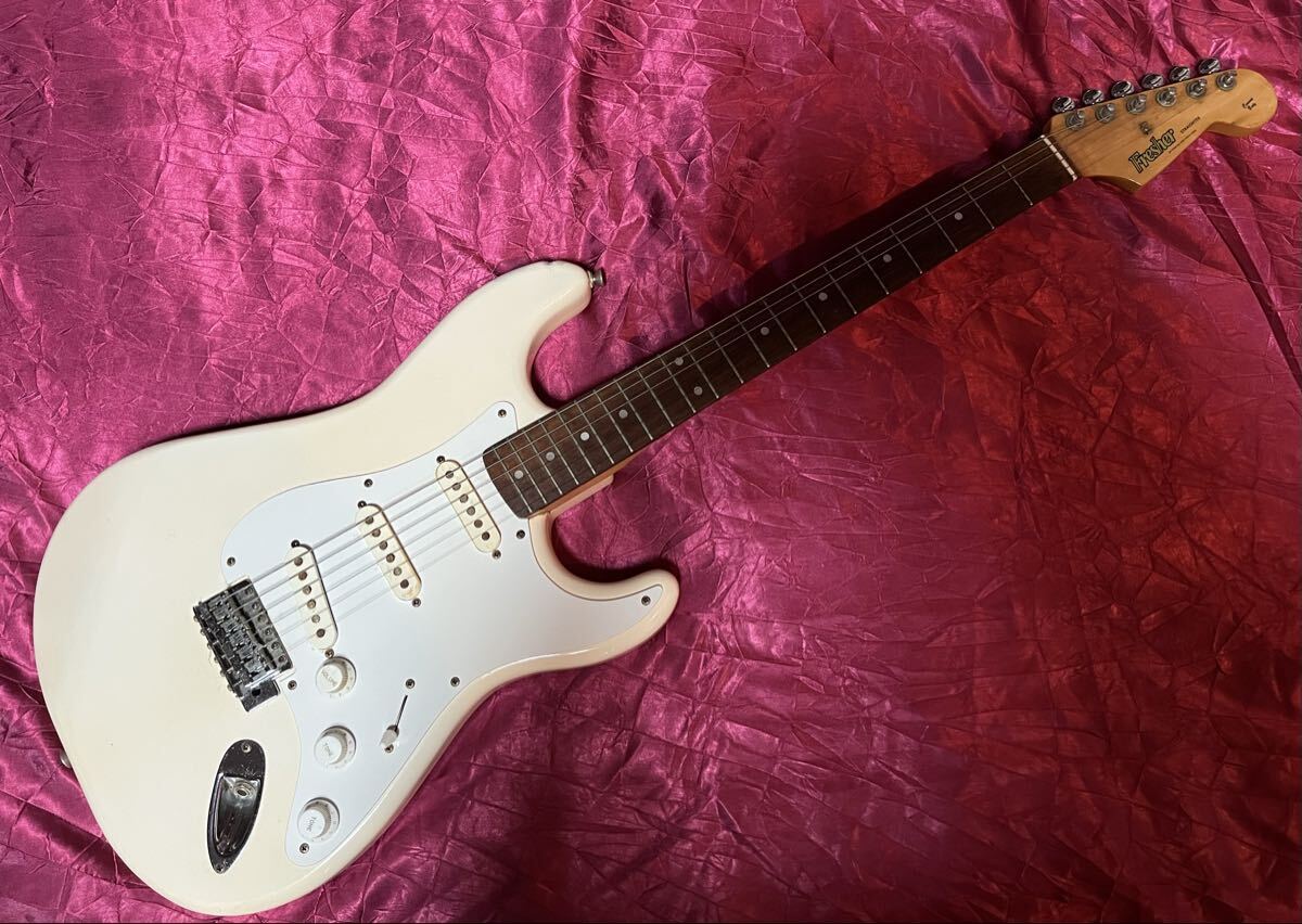 希少！Fresher Straighter Stratocaster プレッシャージャパンビンテージ　エレキギター1980年代第4期ロゴ　完動品　ケースなし