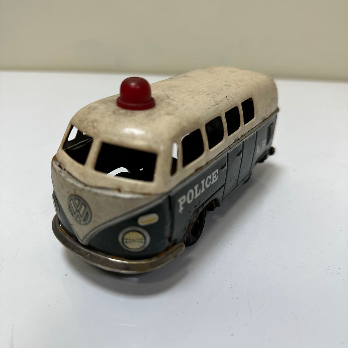 A186 昭和レトロ　当時物　ブリキ　玩具　オモチャ　フォルクスワーゲン VW 日本製　旧車　バン　POLICE パトカー　P.D 110