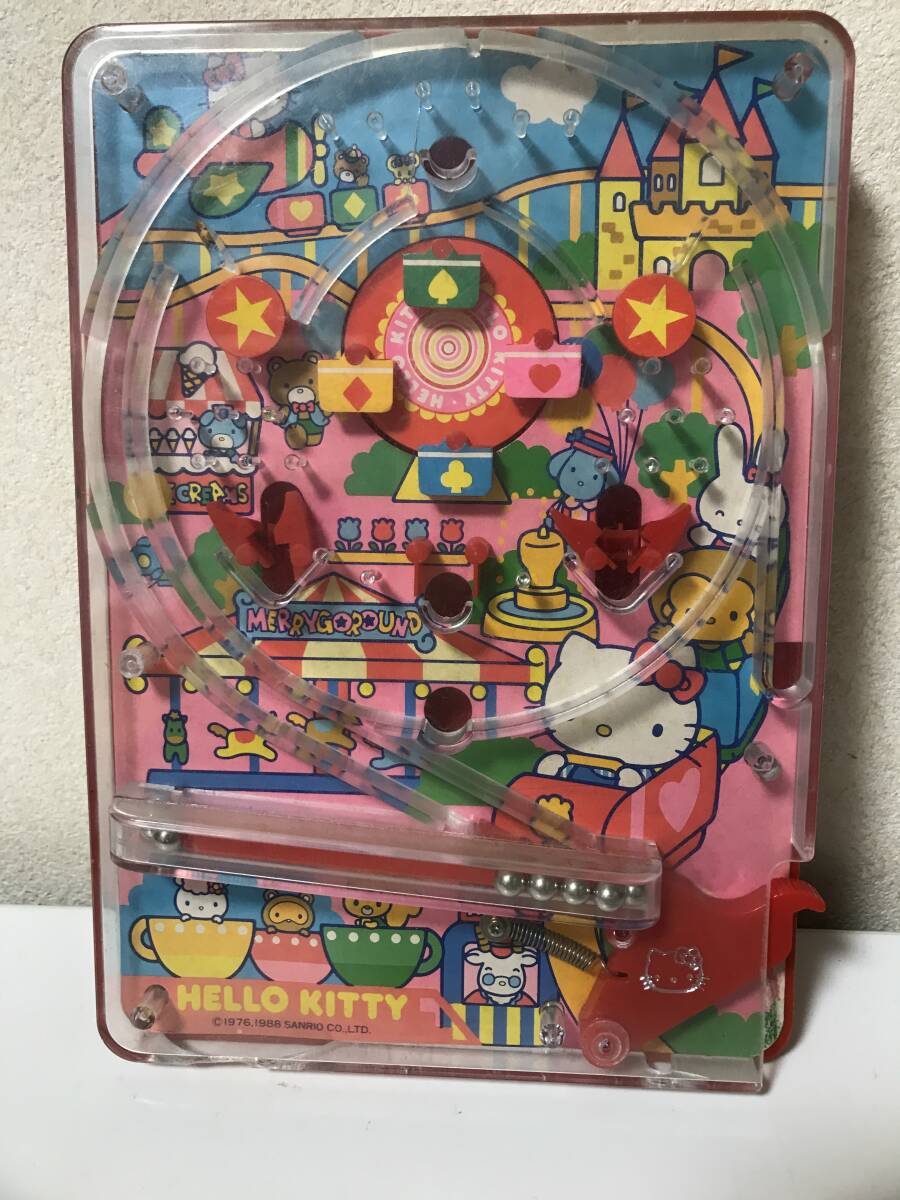 ジャンク　レトロ　パチンコ　ハローキティ　割れあり　おもちゃ　Hello kitty　（下の立てる部品が壊れありません）【2-6093001】