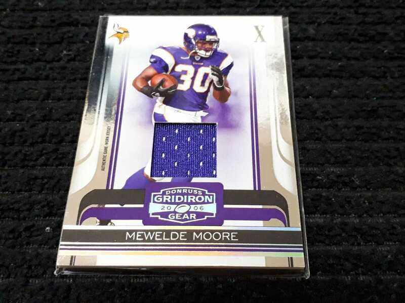 希少 NFL カード 2006 Donruss Gridiron Gear #59 Mewelde Moore ジャージーカード 044/100 限定