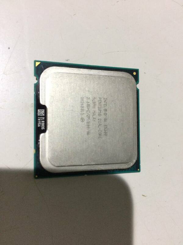 中古品 intel Pentium E5300 2.6GHz L2:2MB FSB:800MHz 現状品