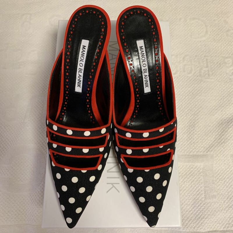 新品未使用！MANOLO BLAHNIK 水玉ミュール 38