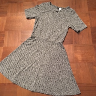 【H&M】DIVIDED　ニットワンピース　size/ US4　グレー杢　エイチアンドエム