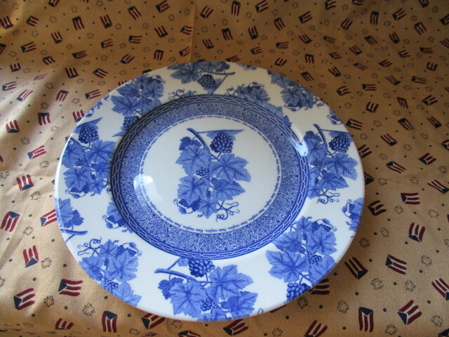 ＃ＷＥＤＧＷＯＯＤ「ウェッジウッド　ＨＯＭＥ★ブルーのぶどう柄の大皿～直径２７ｃｍ」～箱付き