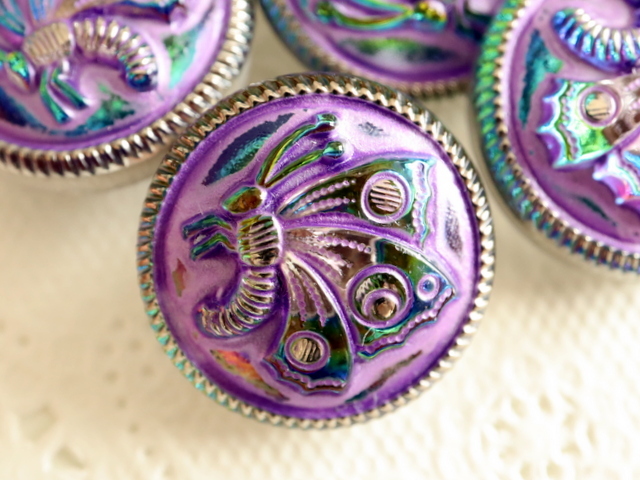 ☆レア☆ チェコ ヴィンテージ 美しい ガラス ボタン 職人 手作り バタフライ ちょうちょ オーロラ パープル コレクション パーツ 18mm 1個
