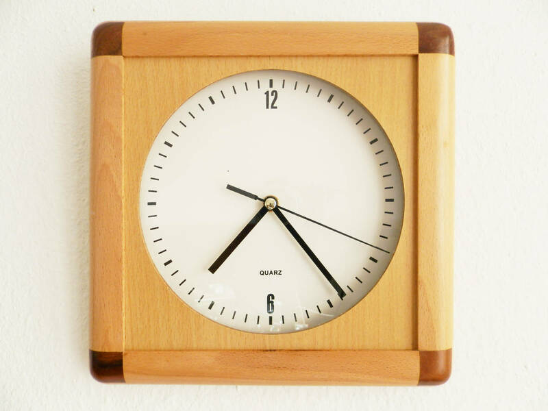 壁掛け時計　木製　ドイツ　シンプル
