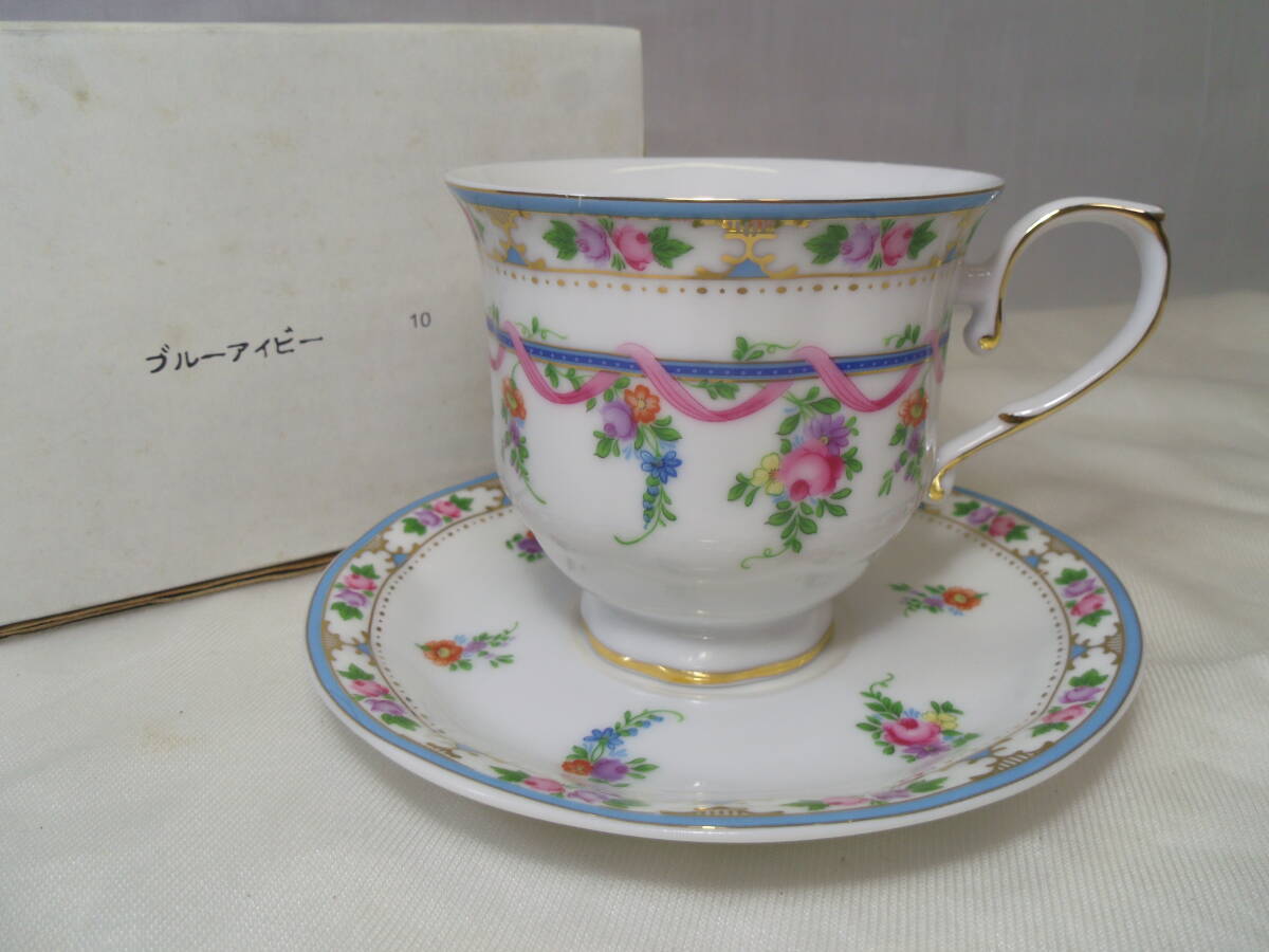  F66◇⑩新品未使用◇金彩 カップ＆ソーサー◇世界の名窯 コレクション アンティーク調珈琲碗皿◇金彩 コーヒー 紅茶◇箱入り◇送料680円◇