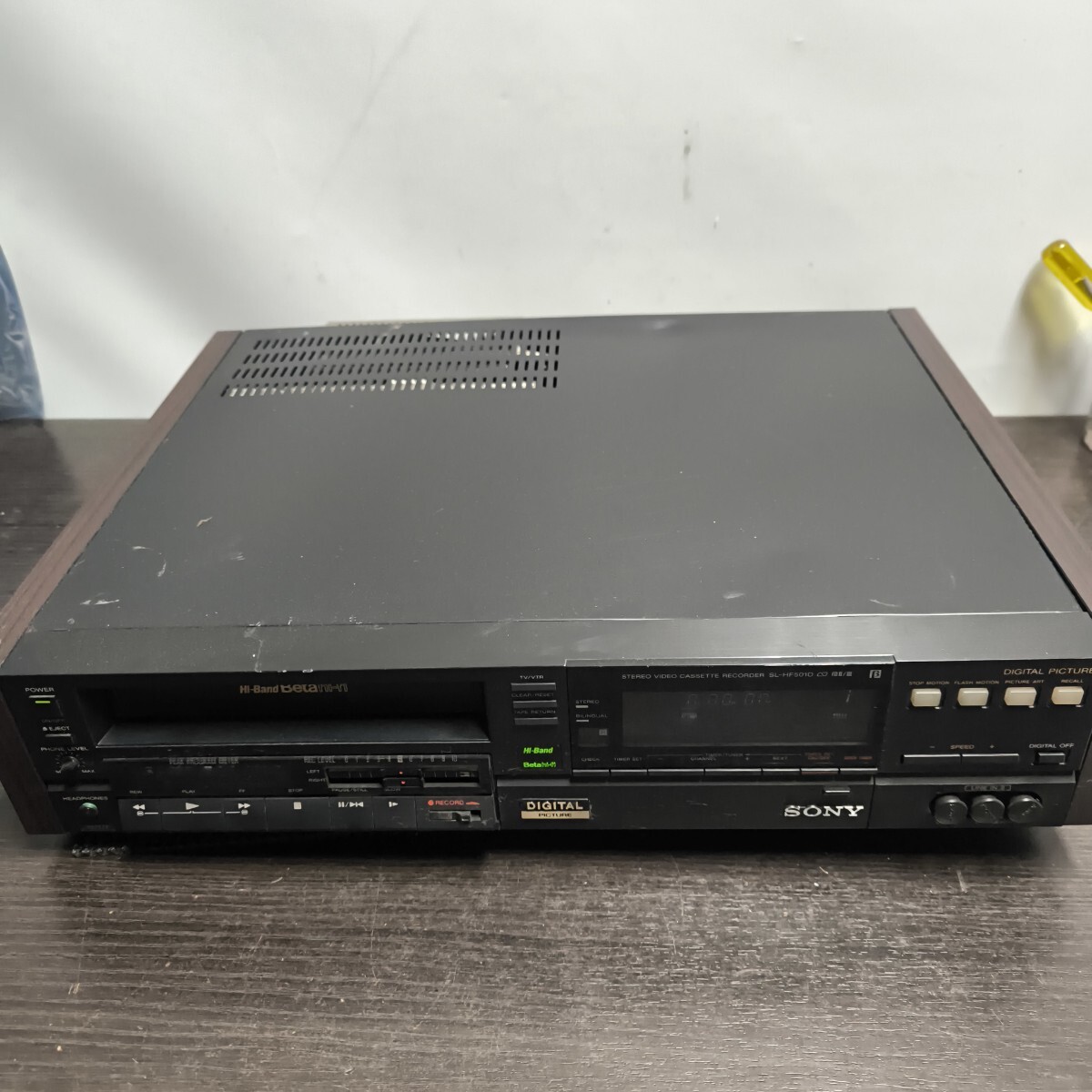 「1FN410」通電確認のみ　SONY ソニー　SL-HF501D Betamax　Hi-Band Beta Hi-fi　ベータマックス 中古品　不良返品可能 (251023)