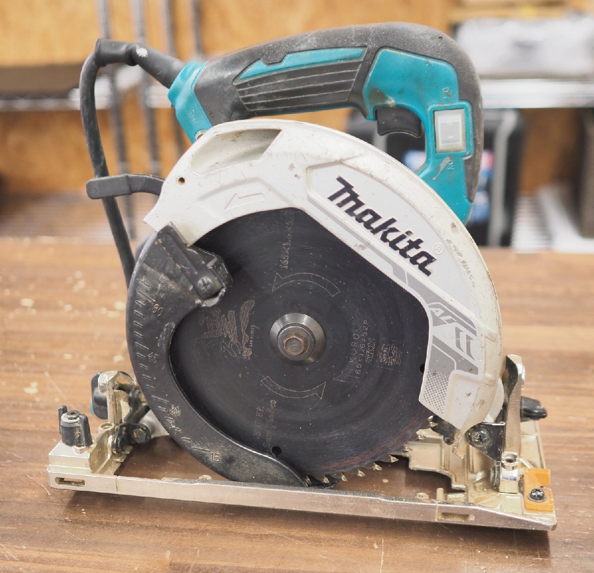 通電確認済 makita マキタ 165mm 電気マルノコ HS6301 100V コード式 アルミベース・ブロワ機能
