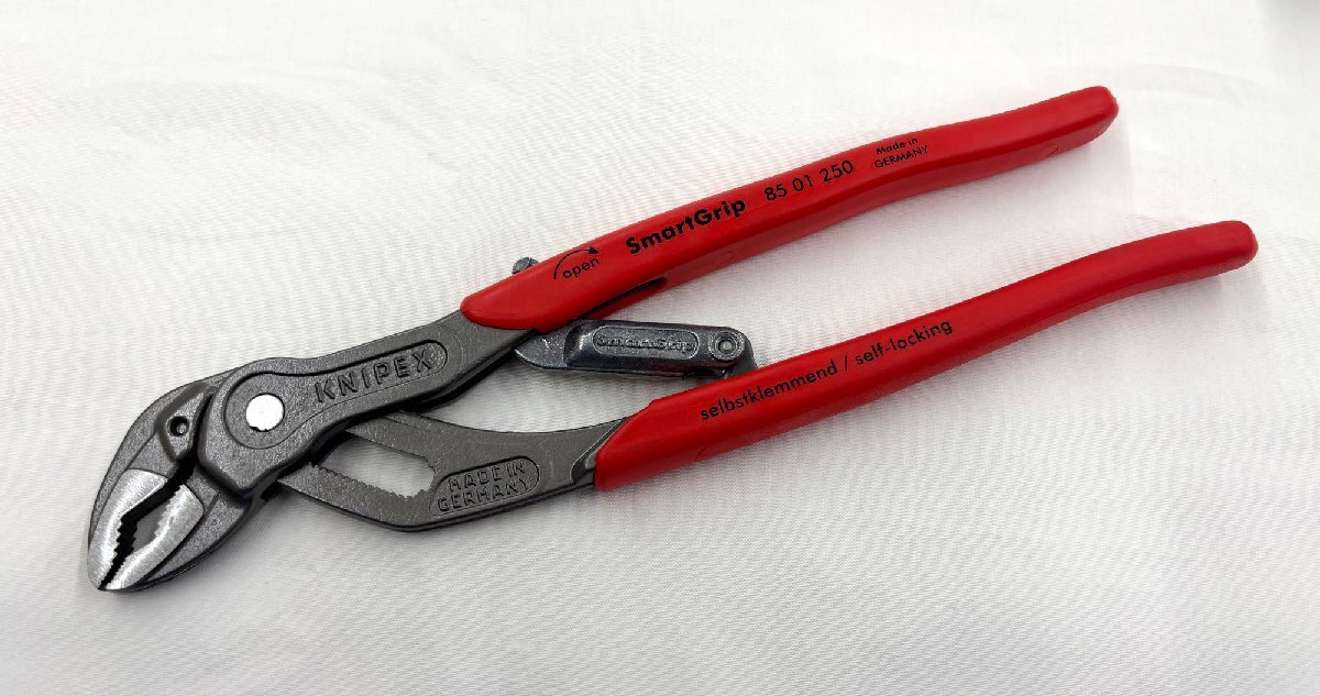 未使用品 クニペックス/KNIPEX 自動調整付きウォーターポンププライヤー 85 01 250