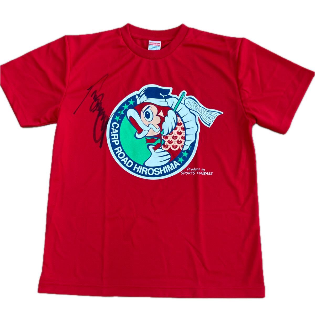 未使用品 広島東洋カープ 高橋慶彦　氏　直筆サイン　CARP Tシャツ カープ坊や 岡崎福雄 イラスト 鯉 ウエア Mサイズ