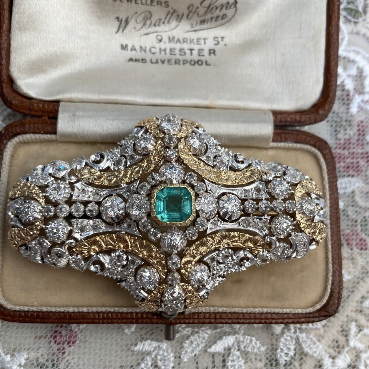 1830年頃　至高の逸品　アンティーク　エメラルド　ダイヤモンドブローチ GIA アンティーク
