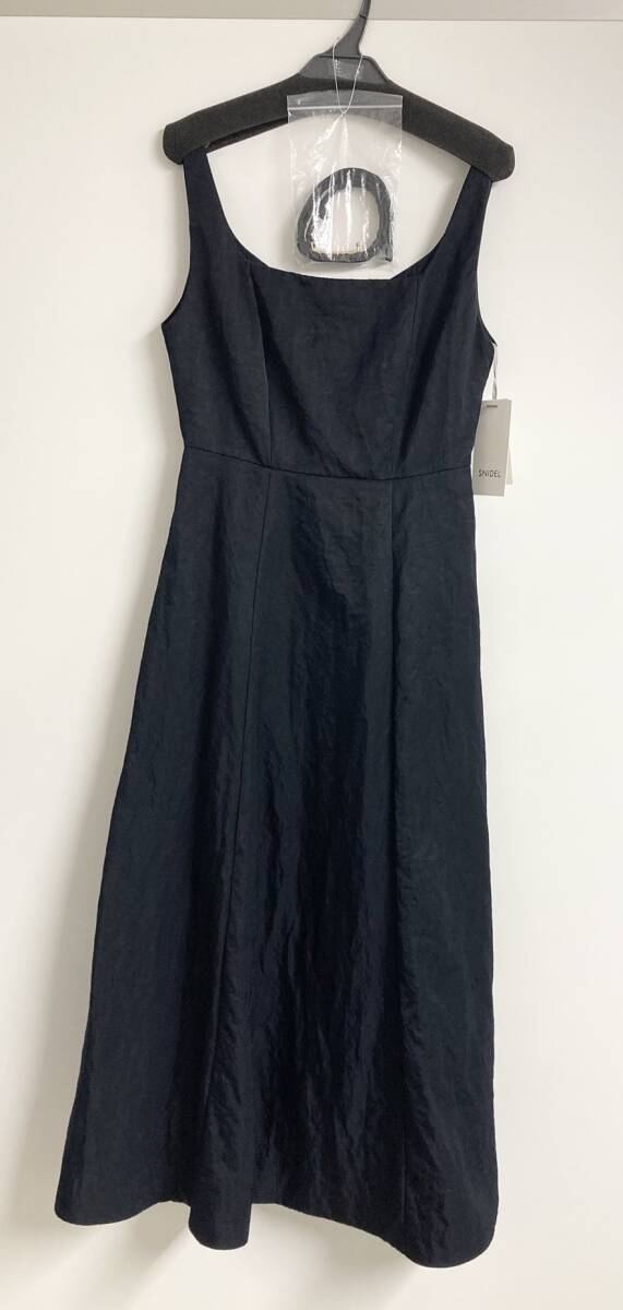 ☆ファッション☆ ◆未使用◆　SNIDEL　スナイデル　ワンピース　SWFO222047　スクエアネックタフタワンピース