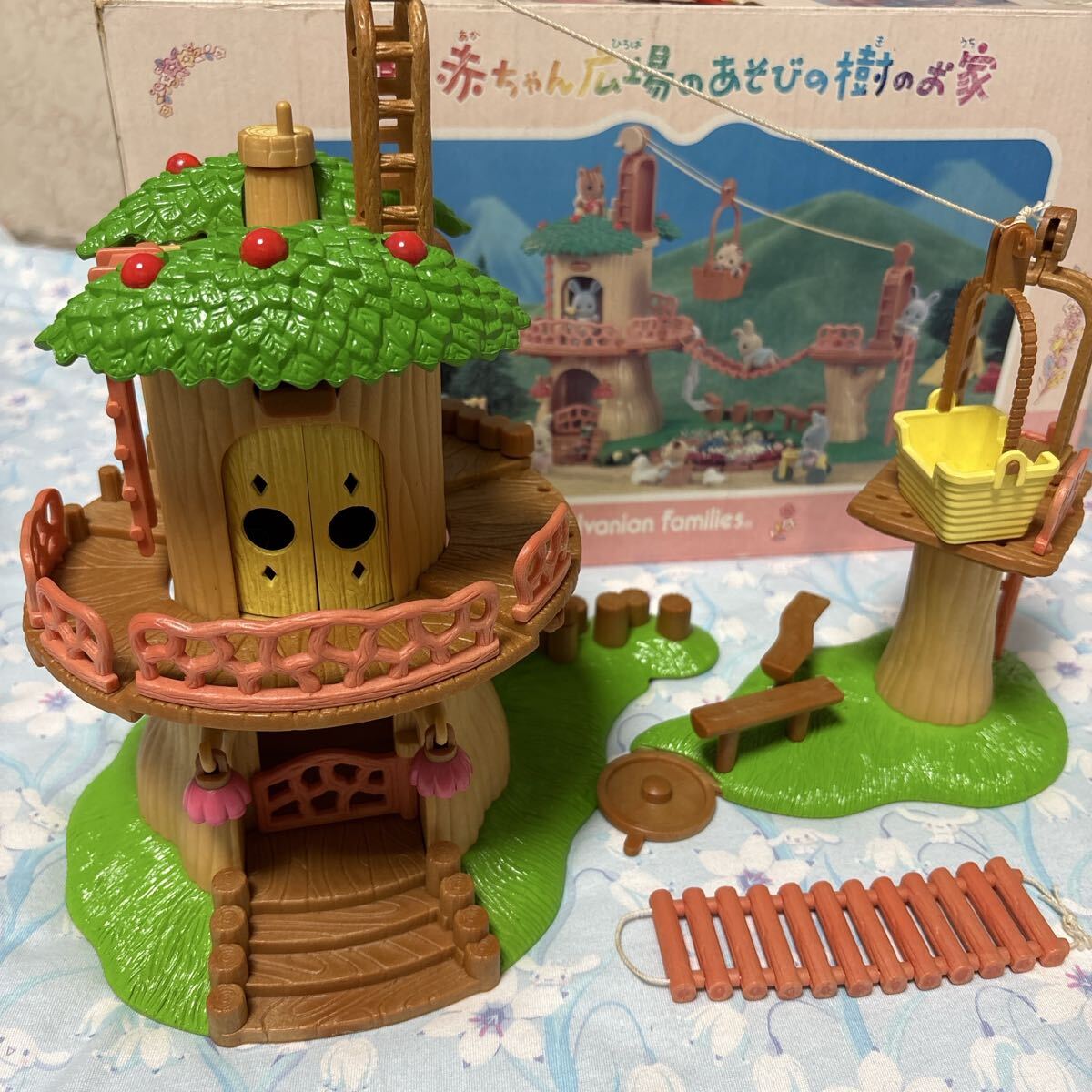 シルバニアファミリー 赤ちゃん広場のあそびの樹の家