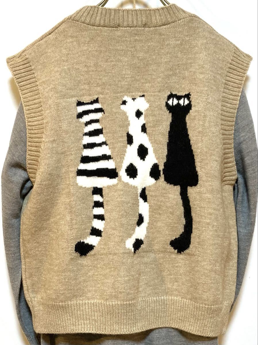送料無料♪新品タグ付 ＊CAT　 ネコ柄ニットベスト　ナチュラルベージュ＊　M～ L　ゆったり♪ 　　　　ユトリコ　 ＣＨＡ－ＣＡ。