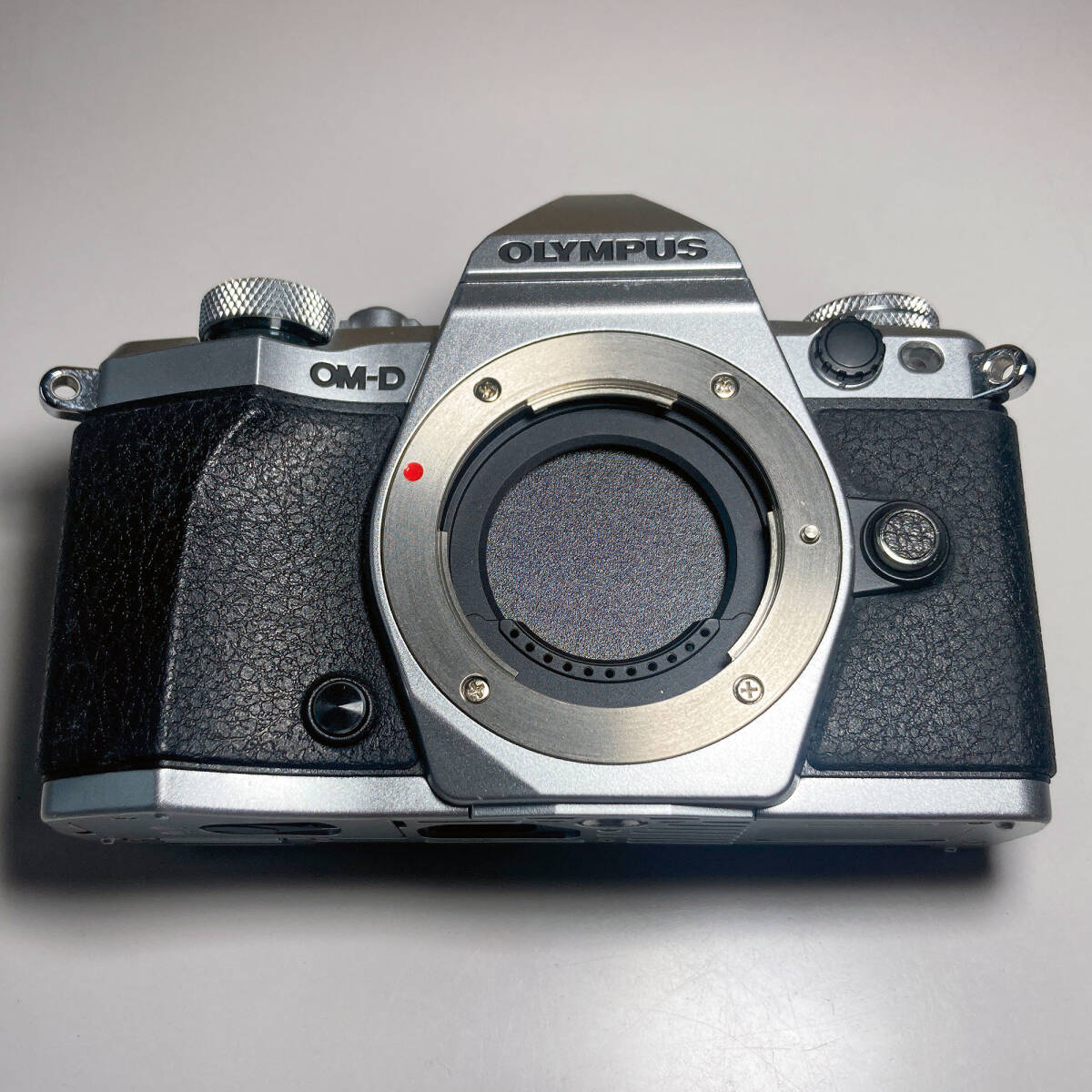 ★ OLYMPUS E-M5Ⅱ 店頭展示 模型 モックアップ 非可動品 F2186