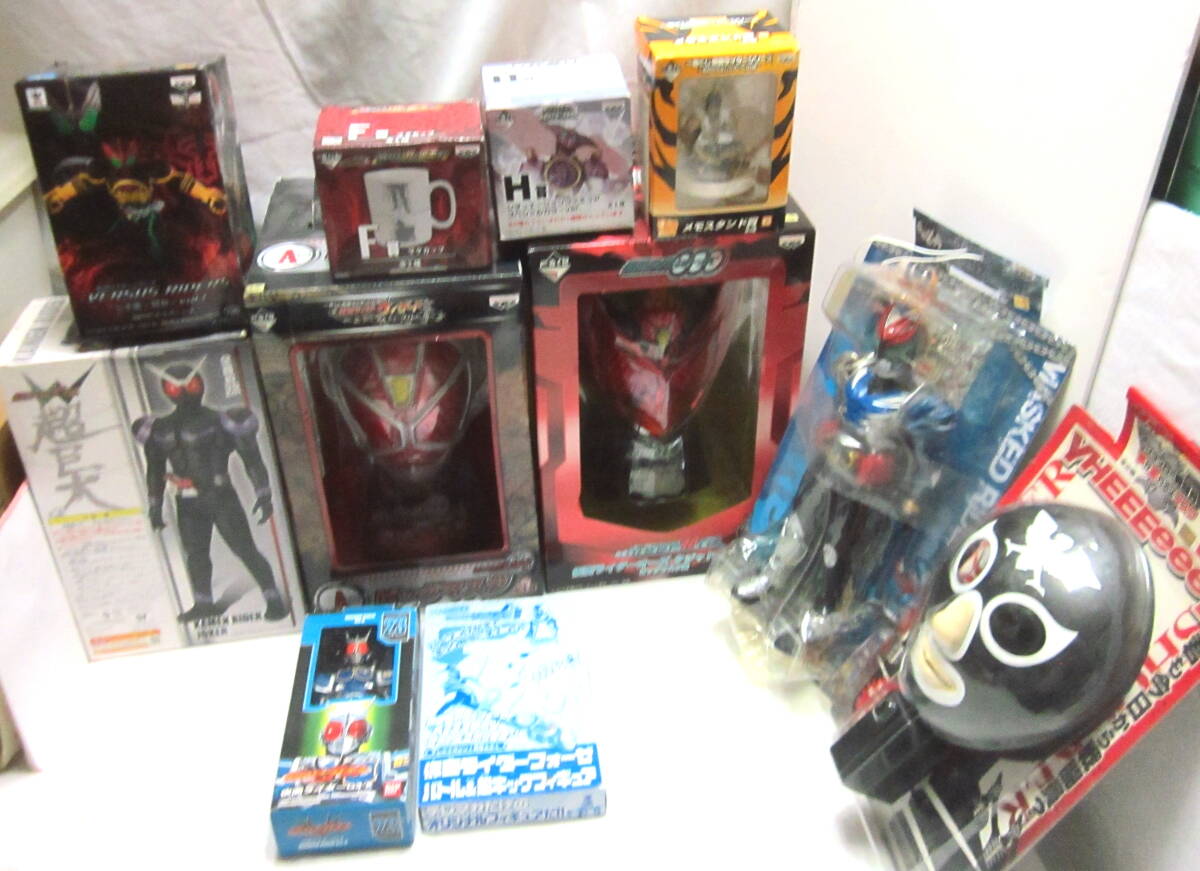 仮面ライダー　バンプレスト製　箱入　未使用　１１点　オーズ　フォーゼ　キバ　ダブル　アギト　ショッカー