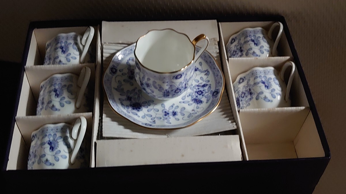 NARUMI　 ナルミ ミラノコレクション　デミタスカップ　ソーサー　６客Set　 ボーンチャイナ　 金彩 花柄 洋食器　未使用　稀少