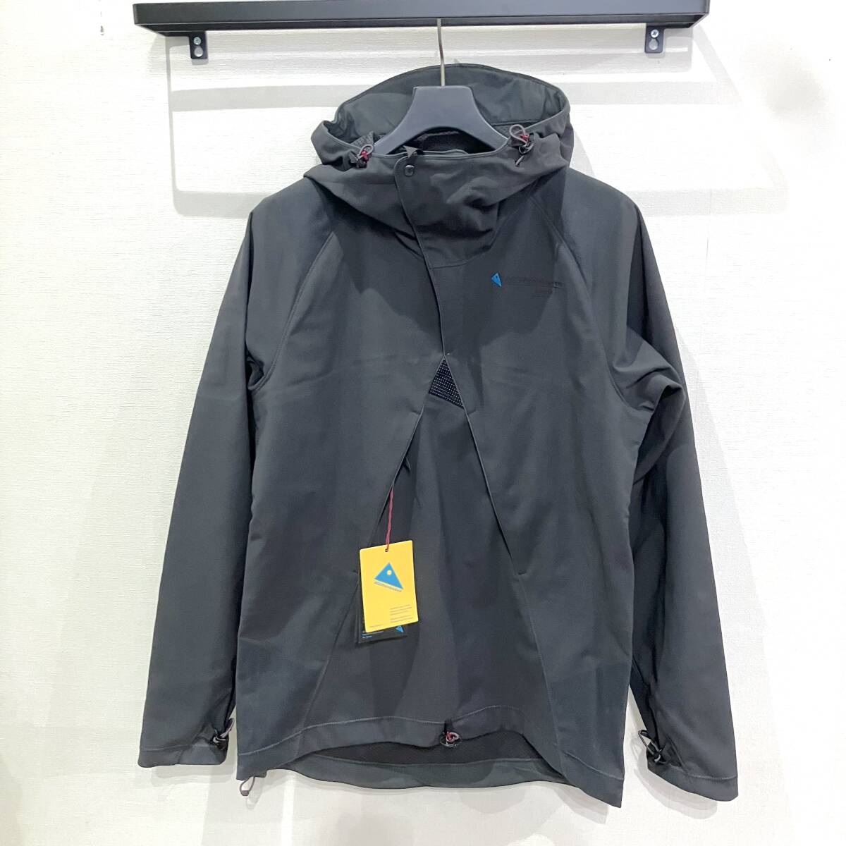 新品 KLATTERMUSEN クレッタルムーセン　LODUR ANORAK ラーベンM