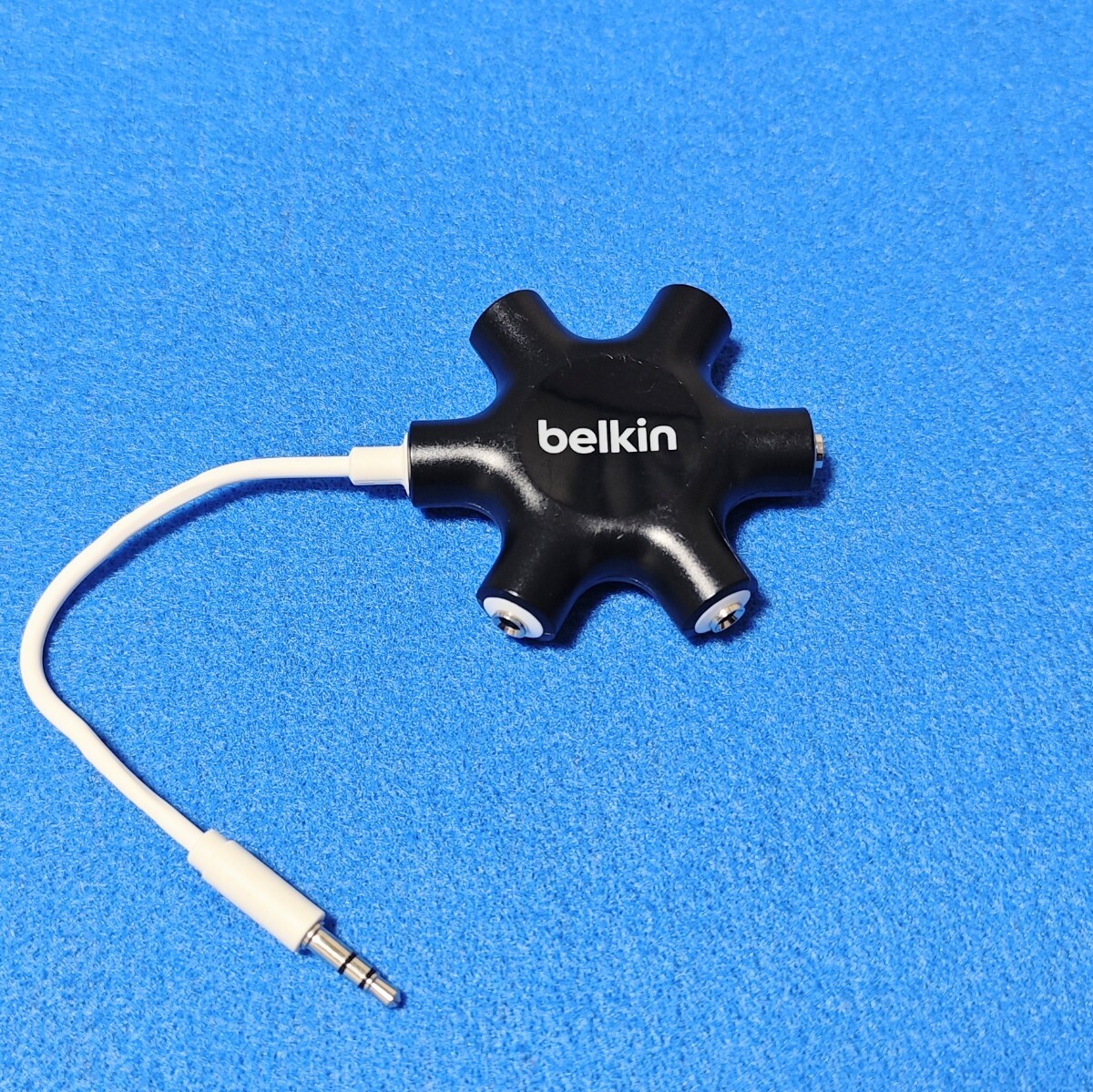 BELKIN ロックスター スピーカー アンド ステレオ スプリッター 黒