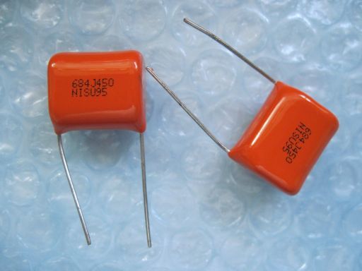 B0002　ニッセイ　NISSEI　ＰＰフィルムコンデンサ??　0.68μＦ±5％　450v　未使用品ですが長期保存品　汚れ、キズ等有り　2個セット