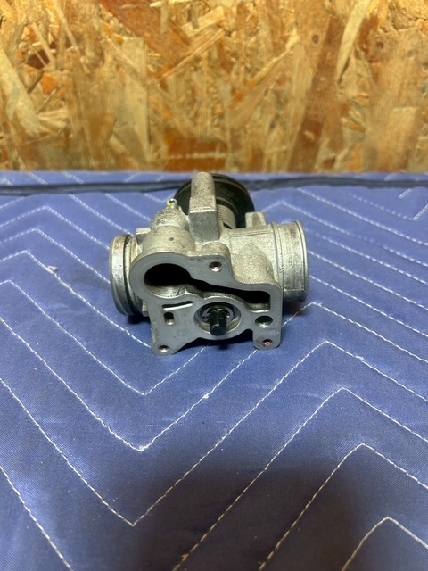 【10-22】YAMAHA シグナス　スロットルボディ