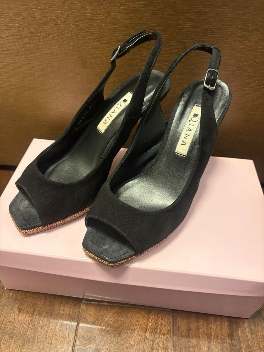 DIANA ダイアナ オープントゥ スリングバッグパンプススリングバッグサンダル　パンプス スエード ブラック 黒 靴　サンダル