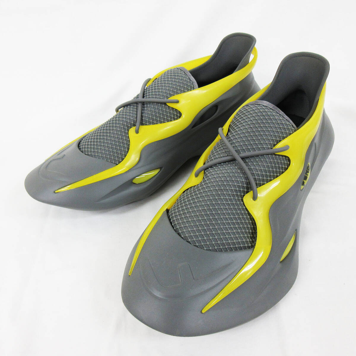 kkm5537 FENDI ｘ MAD Architects 24FW ローカットスニーカー 7E1687 サイズ7 Y2K フェンディ MADアーキテクツ 希少