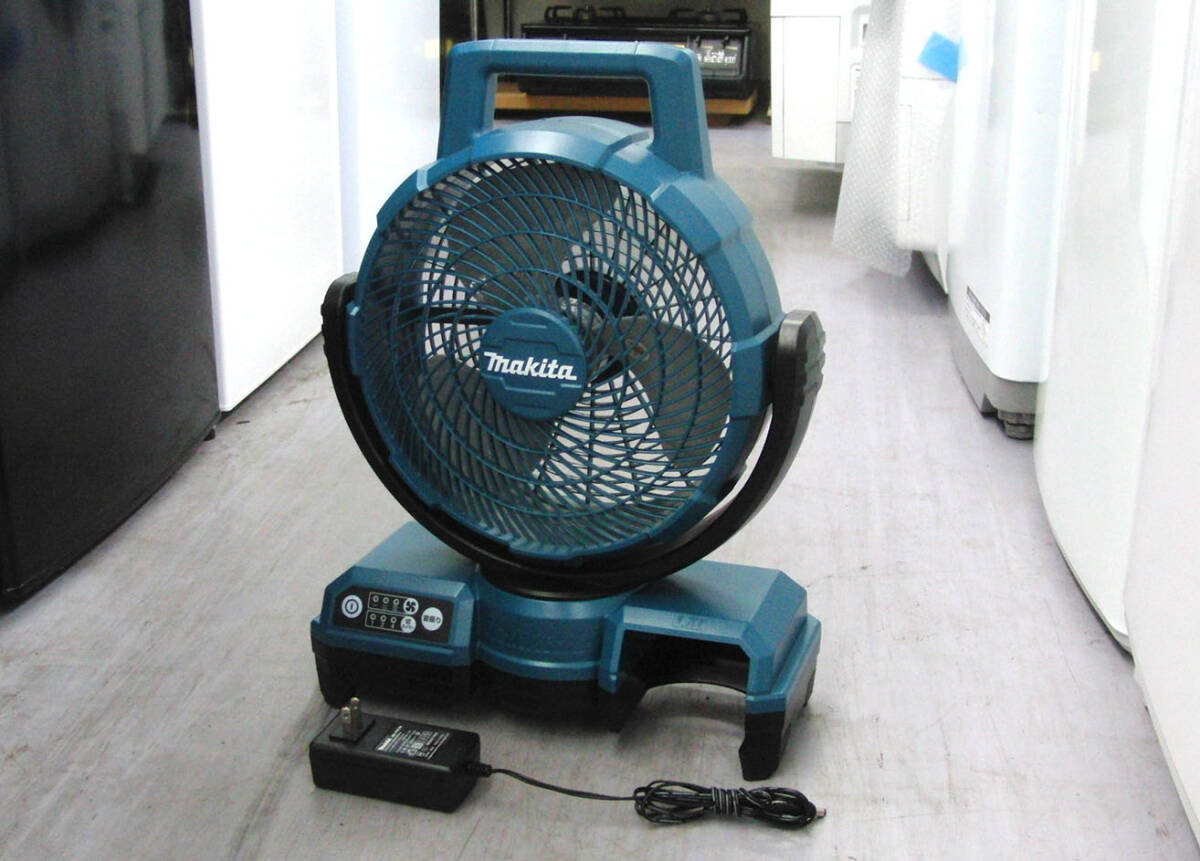 マキタ 充電式ファン CF203DZ 2019年製 18V 14.4V 100V対応 羽根径：235mm 自動首振り 扇風機 札幌 手稲