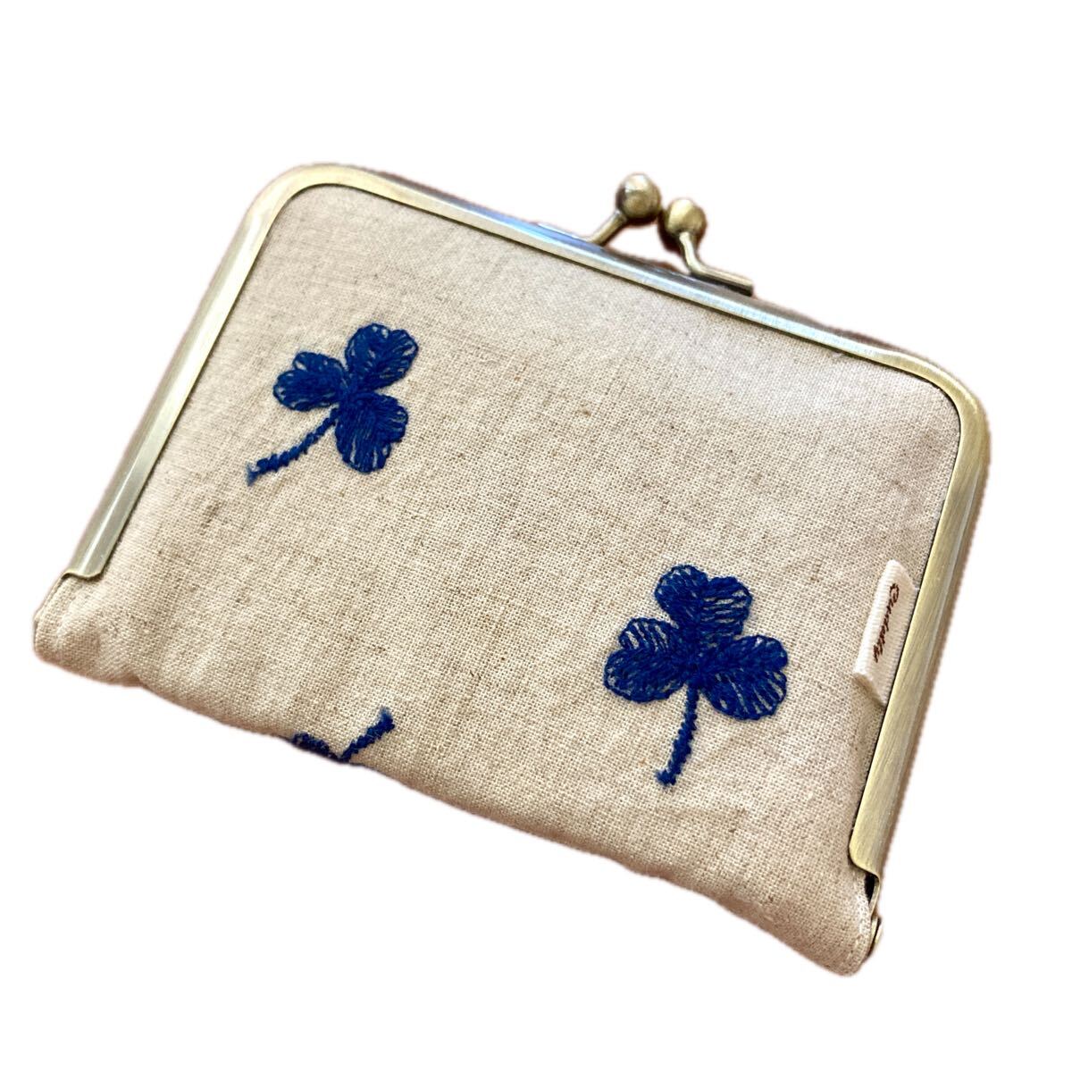 ハンドメイド　がま口カードケース　カードリフィル付き　綿麻　刺繍クローバー柄　