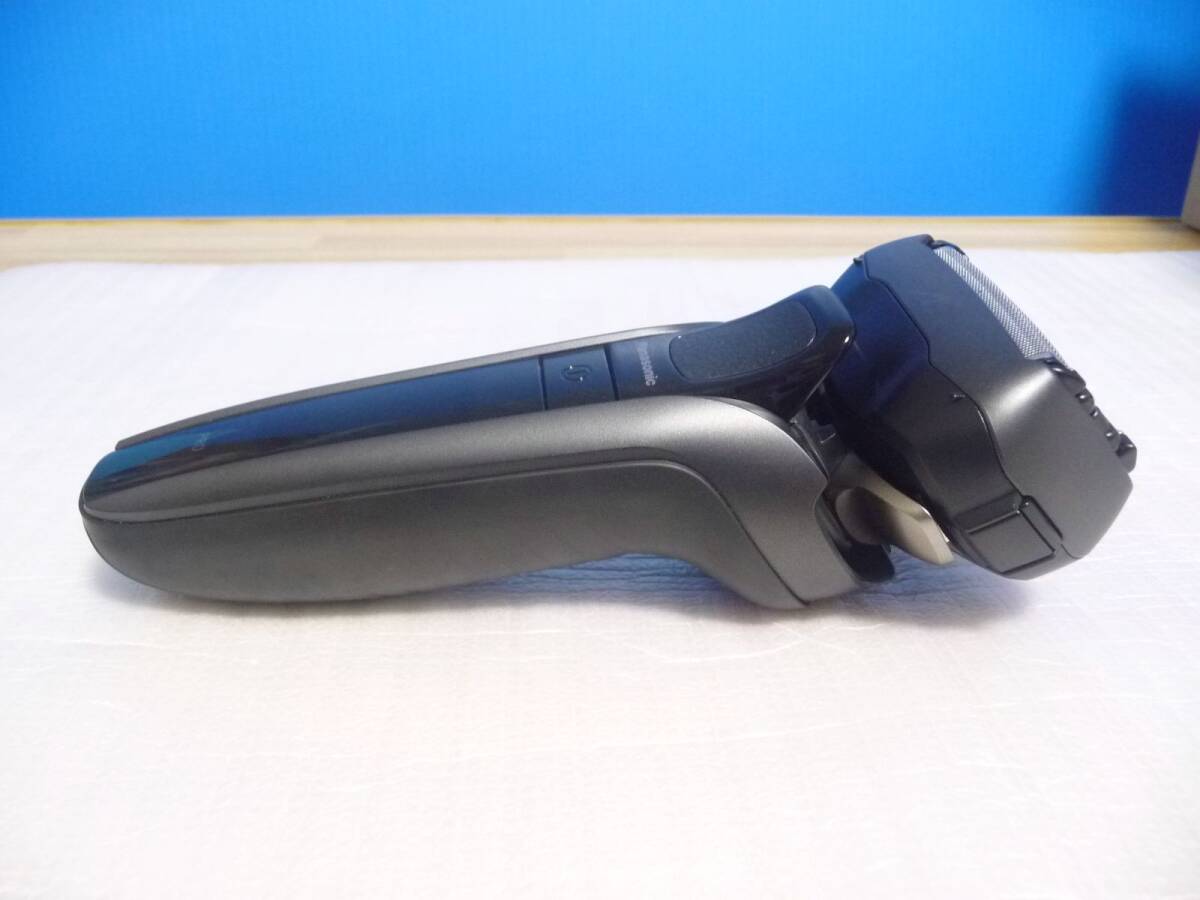 ◆展示品 Panasonic パナソニック ラムダッシュPRO ES-LV7W-K [リニアモーター5枚刃/全自動洗浄充電器/ポーチ付/お風呂剃り可/黒] 1点限り